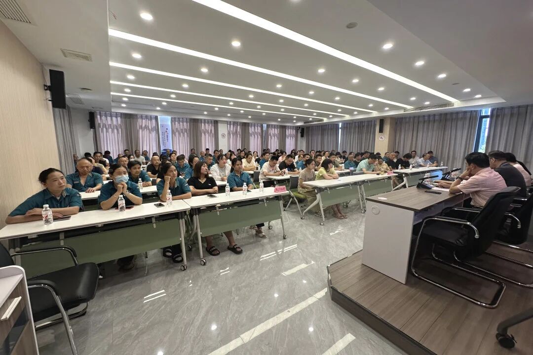 Si Changshu Polyester nagpahigayon sa ikatulo ug ika-upat nga representante sa miyembro ug representante sa representante sa empleyado sa unyon sa pamatigayon
